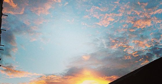 Cielo De Gracia Nubes Rojas