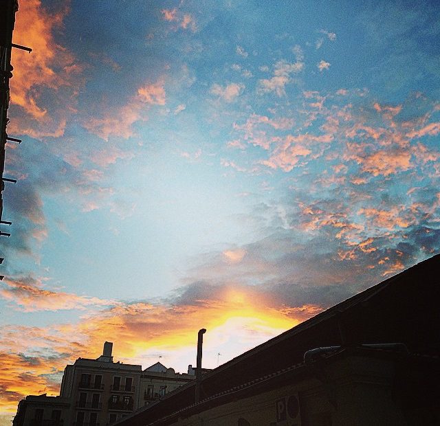 Cielo De Gracia Nubes Rojas
