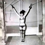 Foto De Bettie Page Atada En Ropa Interior