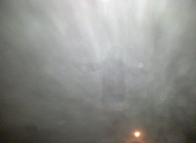 Performance Cildo Meireles Guerra Nuclear Barcelona