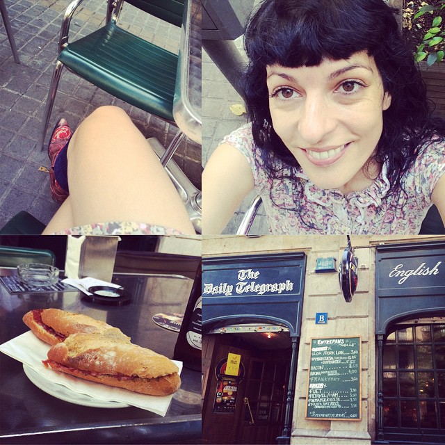 Collage con un bocadillo, las piernas de Roser Amills en una terraza, un selfi sonriendo y la fachada de un local con el rótulo The Daily Telegraph
