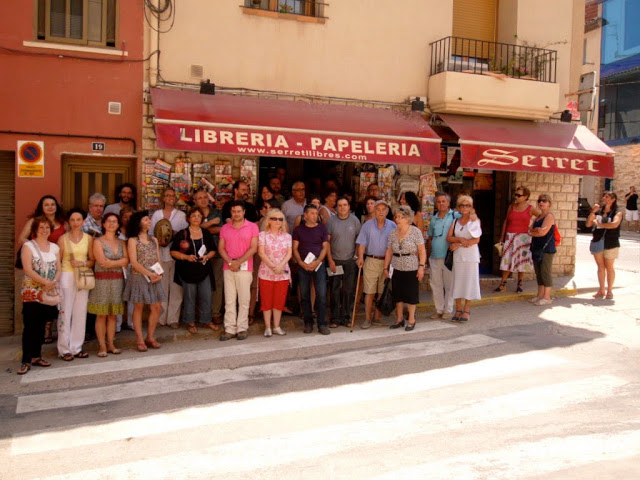 Valderrobres Llibreria Serret Foto De Grupo 2010 Victor Amela Roser Amills