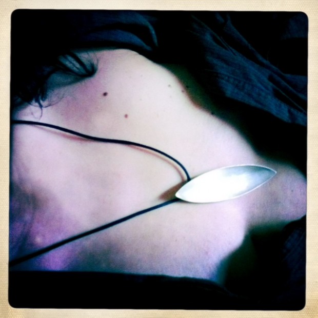 roser amills joya de plata escote