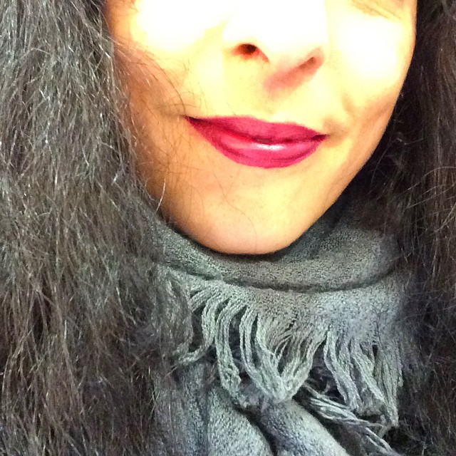 roser amills labios pintados de rojo cereza