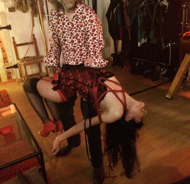 Roser Amills cumpleaños bondage