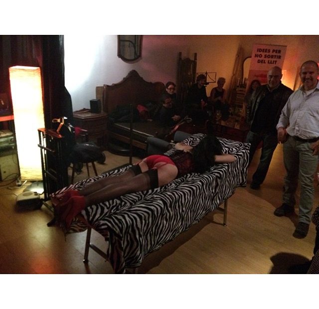 Roser Amills cumpleaños bondage