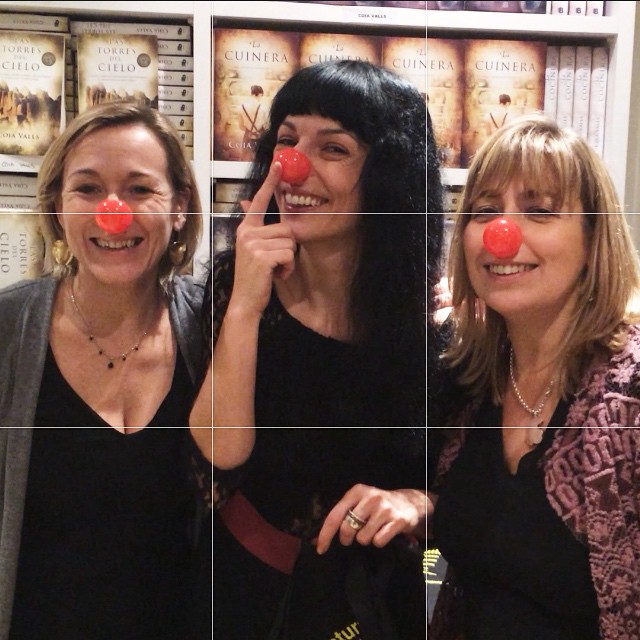 roser amills en la agencia literaria sandra bruna con nariz de payaso