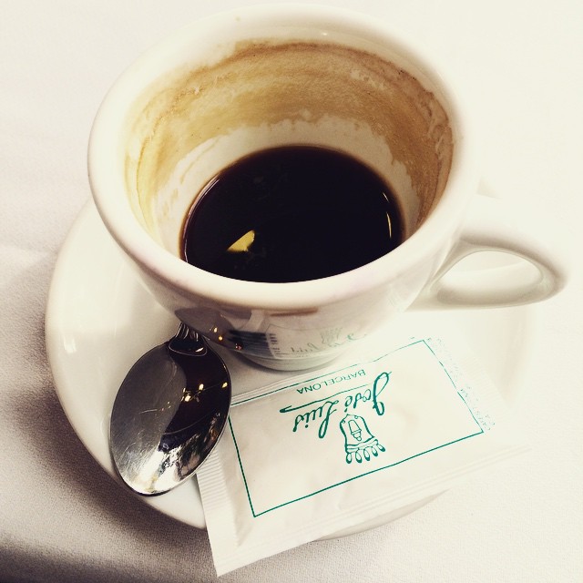 Leemos los posos del café? Buenos días, dicen! ;))