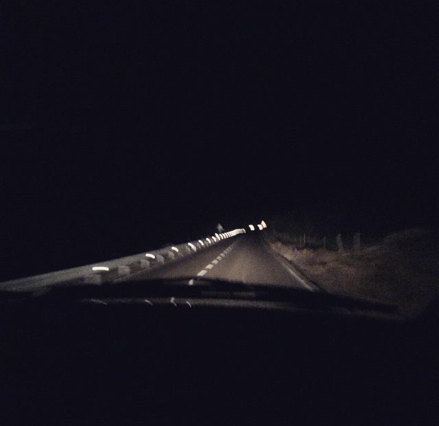 carretera de noche