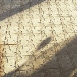 Buenos días! Ojo: si caminas con tacones por el nuevo embaldosado de Diagonal... tropiezas!! - Roser Amills, escritora mallorquina