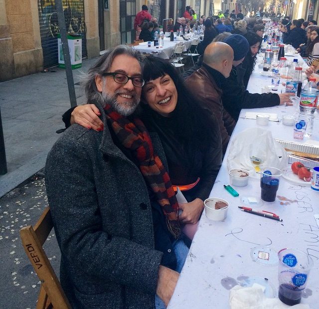 Roser Amills Y Victor Amela Calcotada Carrer Verdi Barri De Gracia