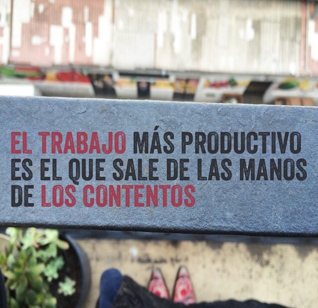 Trabajo Que Sale De Las Manos De Los Contentos