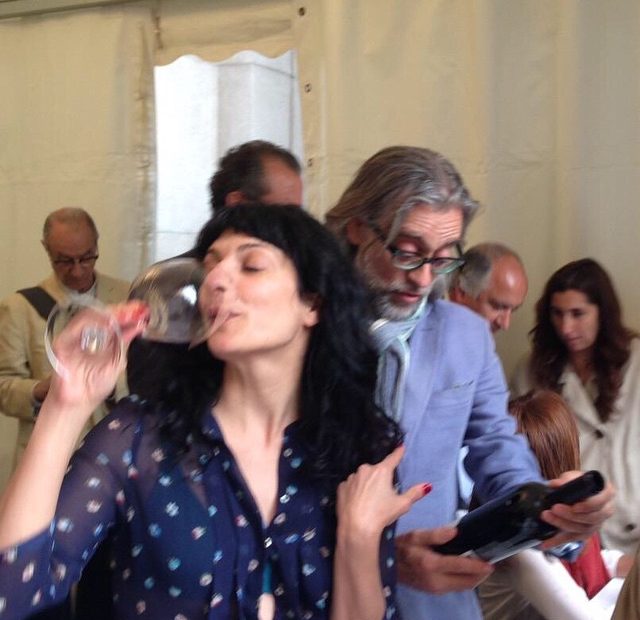 Roser Amills Vino De Ken Follet