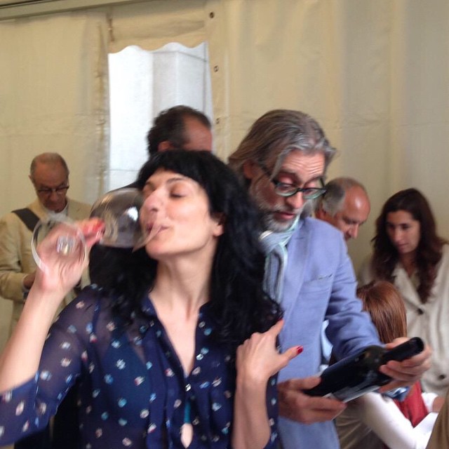 Roser Amills Vino De Ken Follet