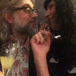 Roser Amills Y Victor Amela Beso