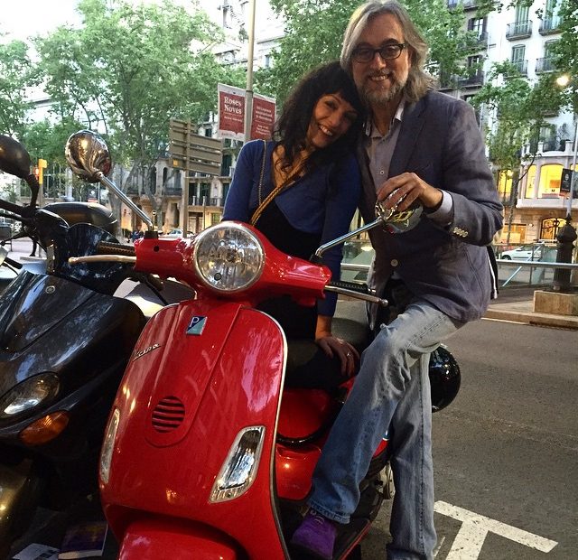 Roser Amills Y Victor Amela Sant Jordi En Moto