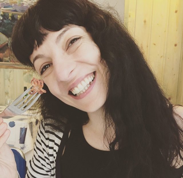 Roser Amills morena flequillo