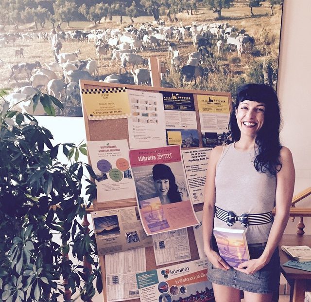 Roser amills presentacio a llibreria serret Matarranya