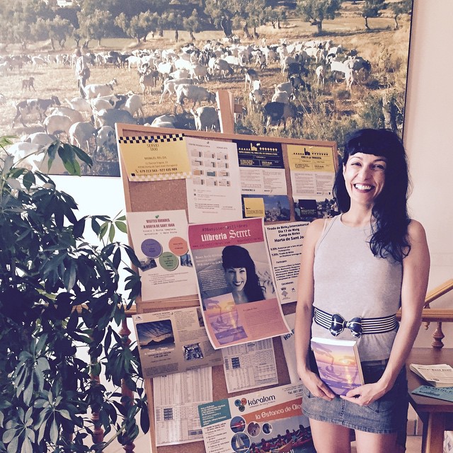 Roser amills presentacio a llibreria serret Matarranya