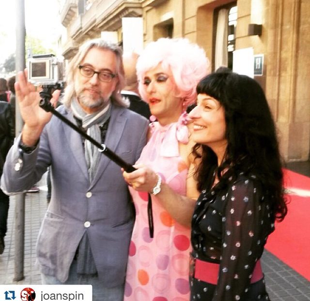 Roser Amills Y Victor Amela Con El Selfiematon De Betev