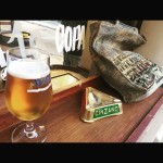 Bolso #souvenir de Venecia (nunca fui) cenicero #cinzano y cerveza #estrellaGalicia Feliz tarde!! - Roser Amills, escritora mallorquina