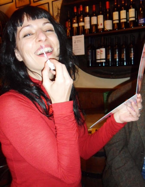 roser amills pintalabios