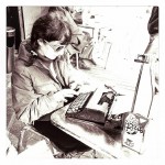 Escribo y escribo para poder regalaros una bonita nueva novela muy pronto. Con amor, me encierro. - Roser Amills, escritora mallorquina