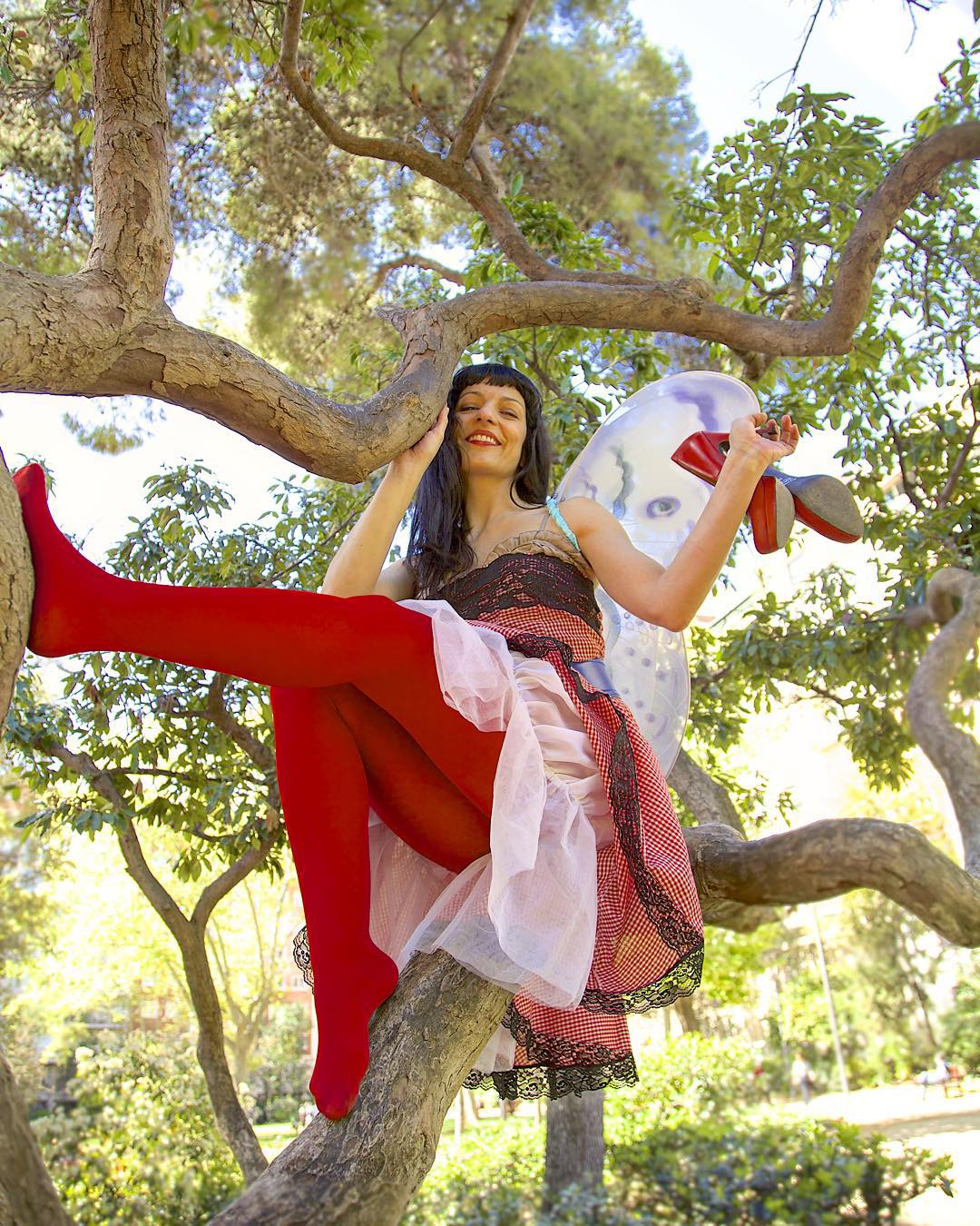 roser amills con alas