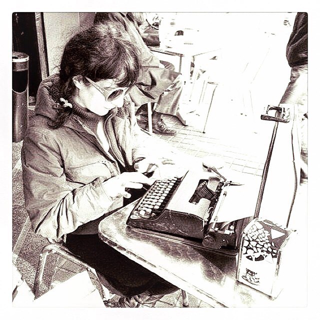 Roser Amills Maquina De Escribir