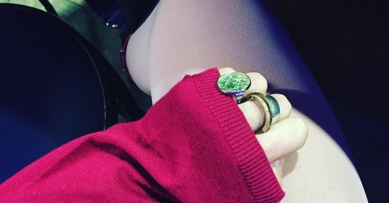 Ah! Y no os había dicho nada de mi anillo nuevo, os gusta? #cumpleamills - Roser Amills, escritora mallorquina