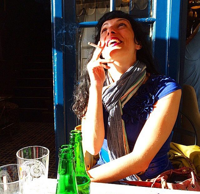 roser amills cigarro en paris