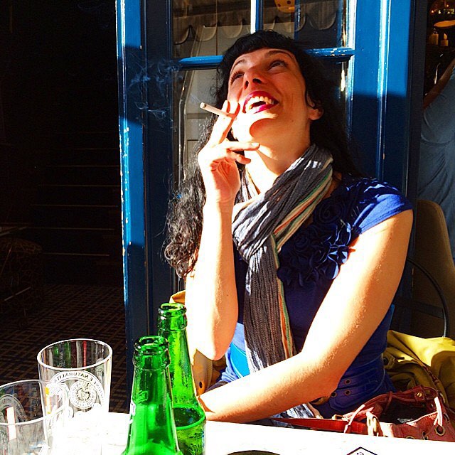 roser amills cigarro en paris