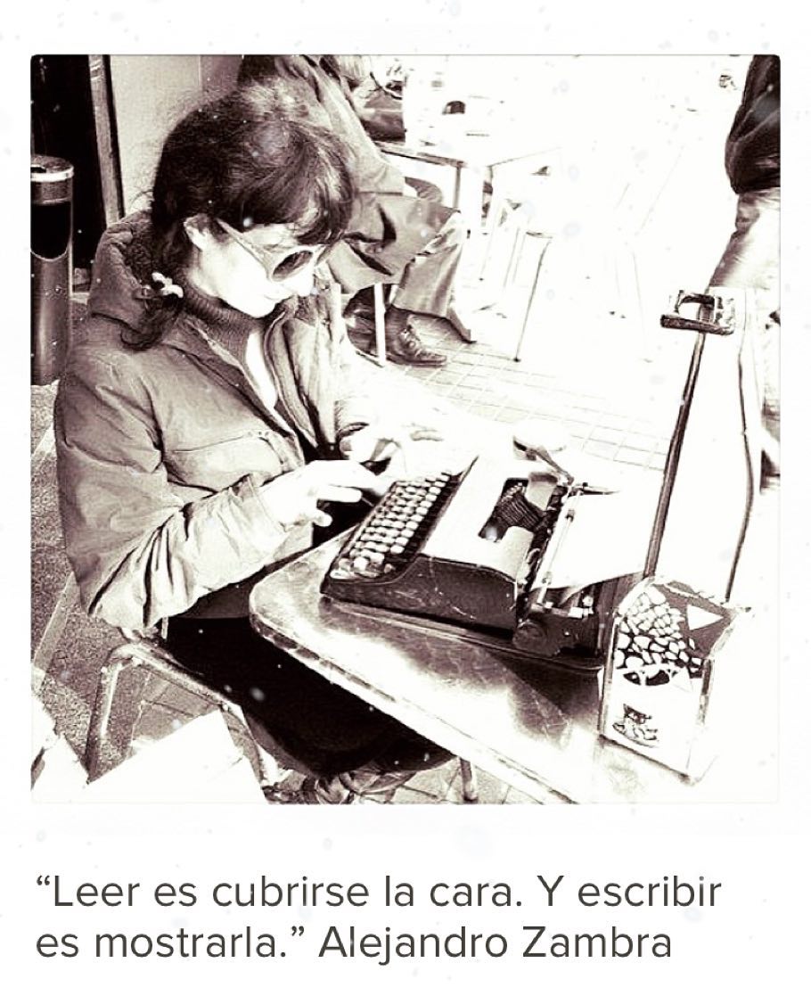 Roser Amills máquina de escribir