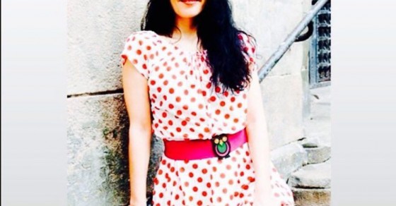 roser amills vestido de topos