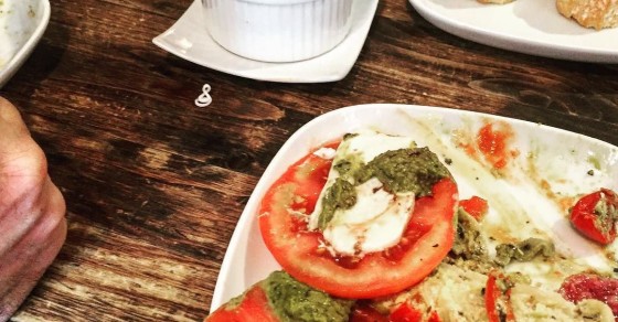 Hay que reponer energía!! #buenosdias #felizdomingo #sundaybrunch - Roser Amills, escritora mallorquina