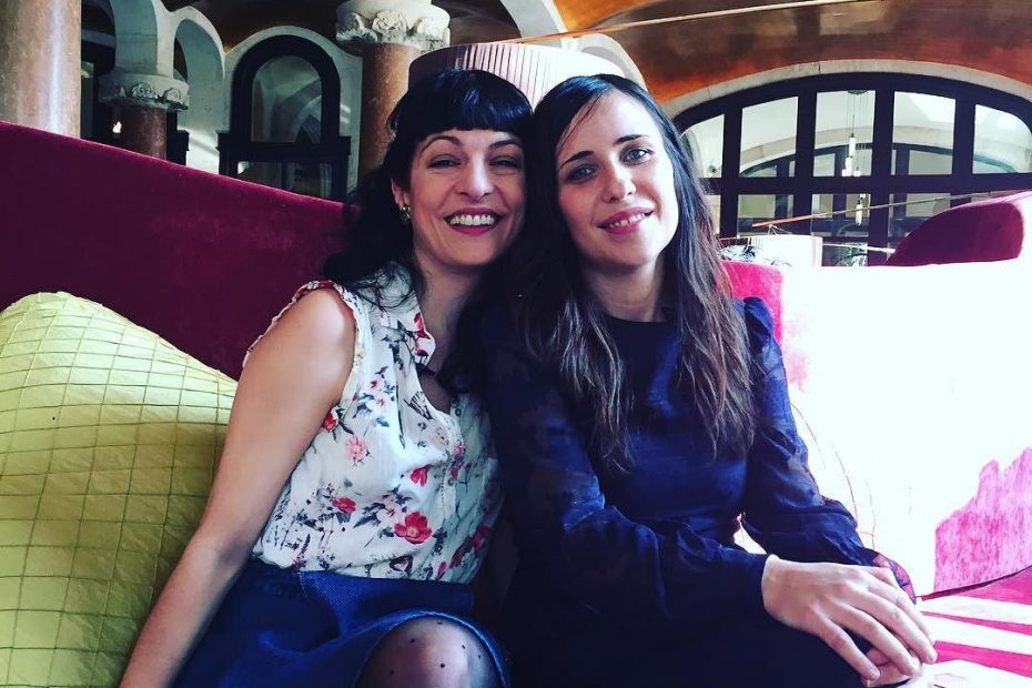 Roser Amills y Laura Conde