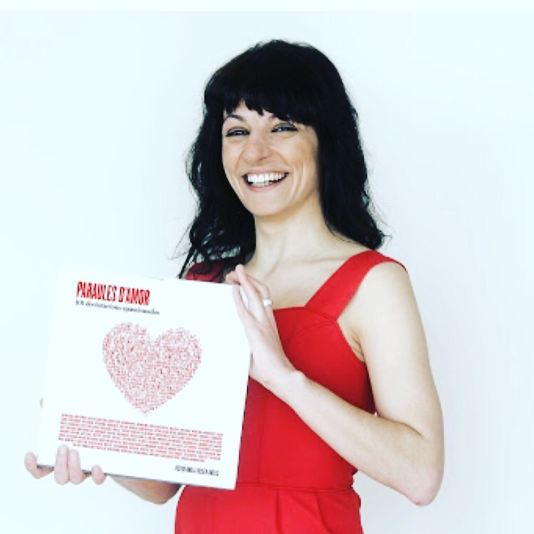 Roser amills y su libro Paraules d'amor, escrito a cuatro manos con Víctor Amela