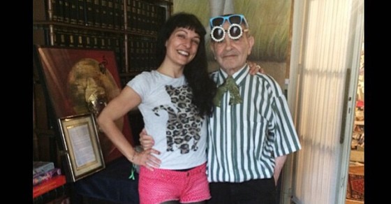 Roser Amills con Fernando Arrabal en Paris