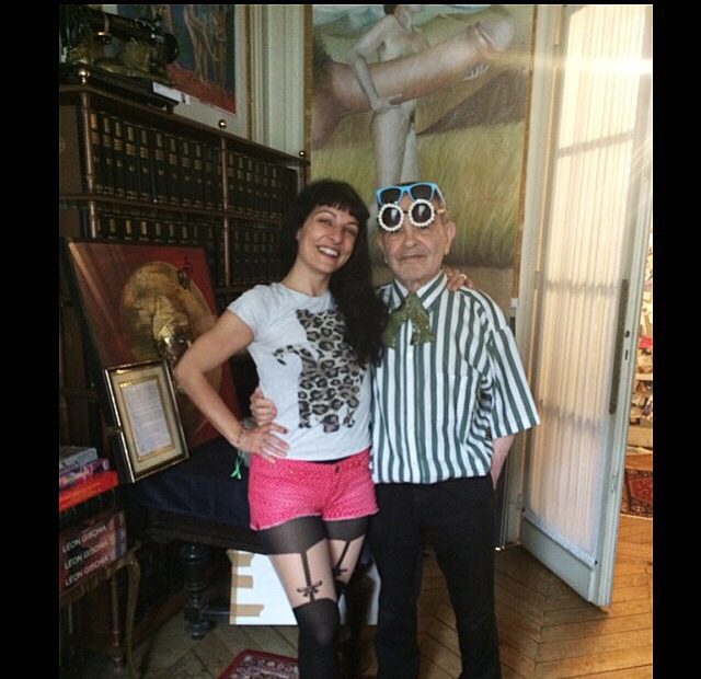 Roser Amills con Fernando Arrabal en Paris