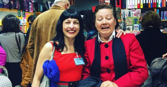 Roser Amills Con Una Lectora Berenar Literari El Cucut Torroella