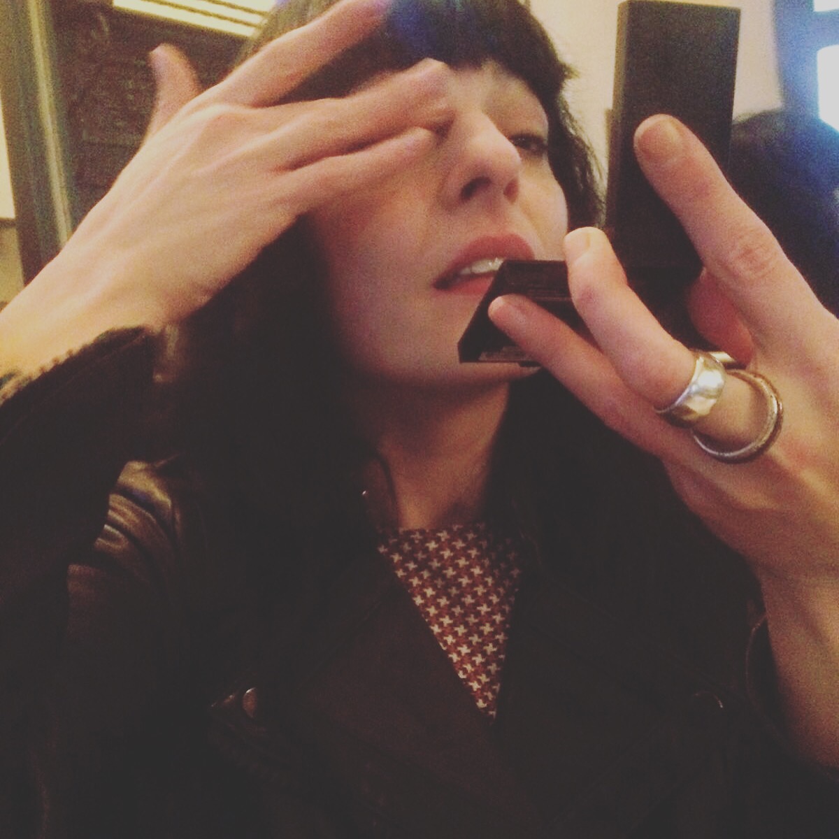 Roser amills maquillaje