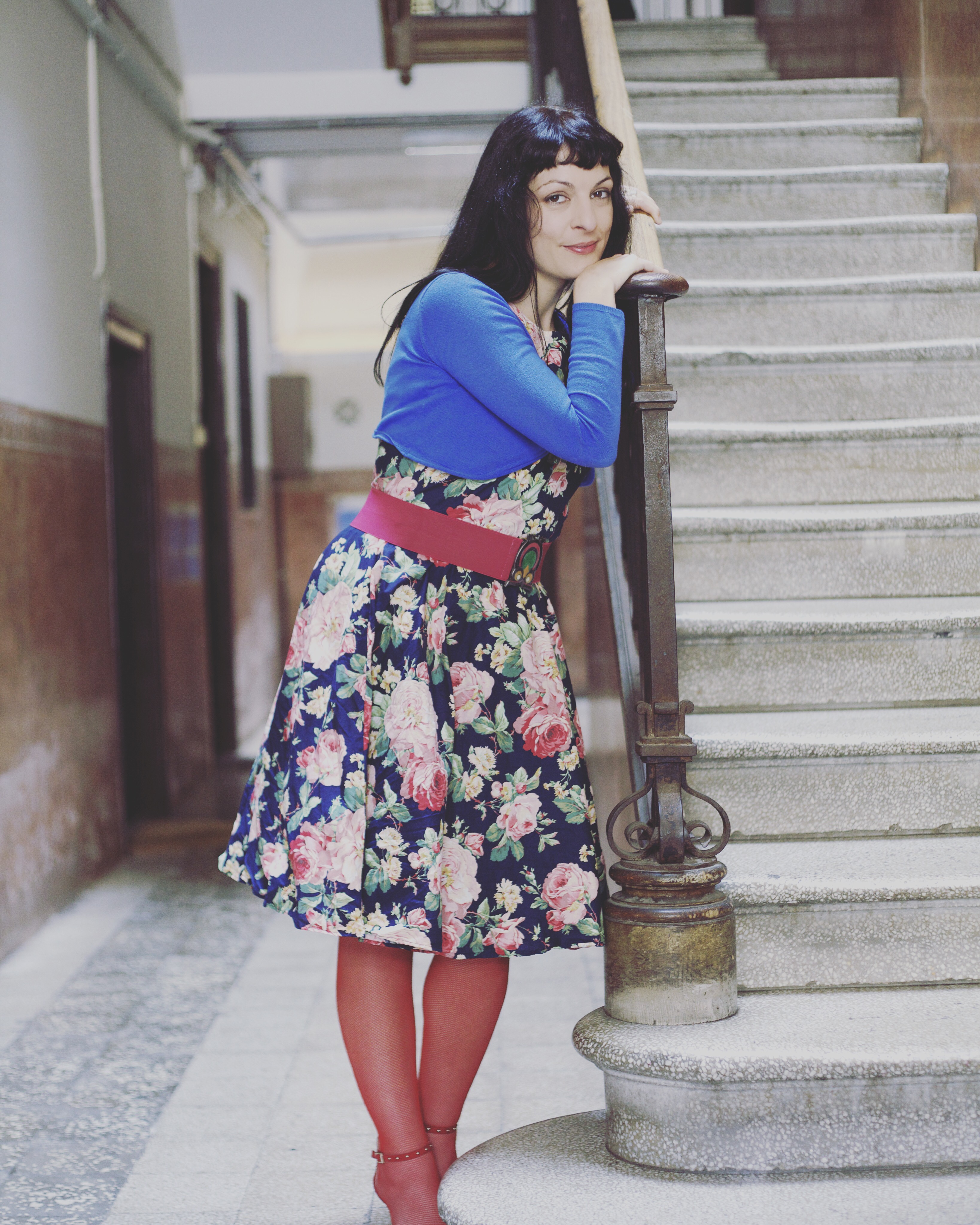 Roser Amills retrato Guy Aelbrecht escalera