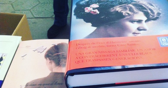 Al lado de la excelente @care_santos La bachillera. Una novela protagonizada por una lectora apasionada - Roser Amills, escritora mallorquina