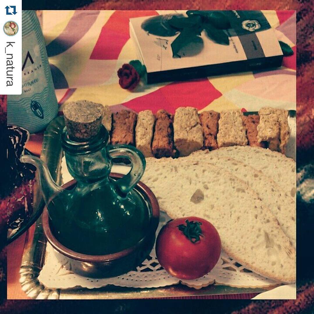 A li agrada el sopar de de @k_natura I Feel Book Editors