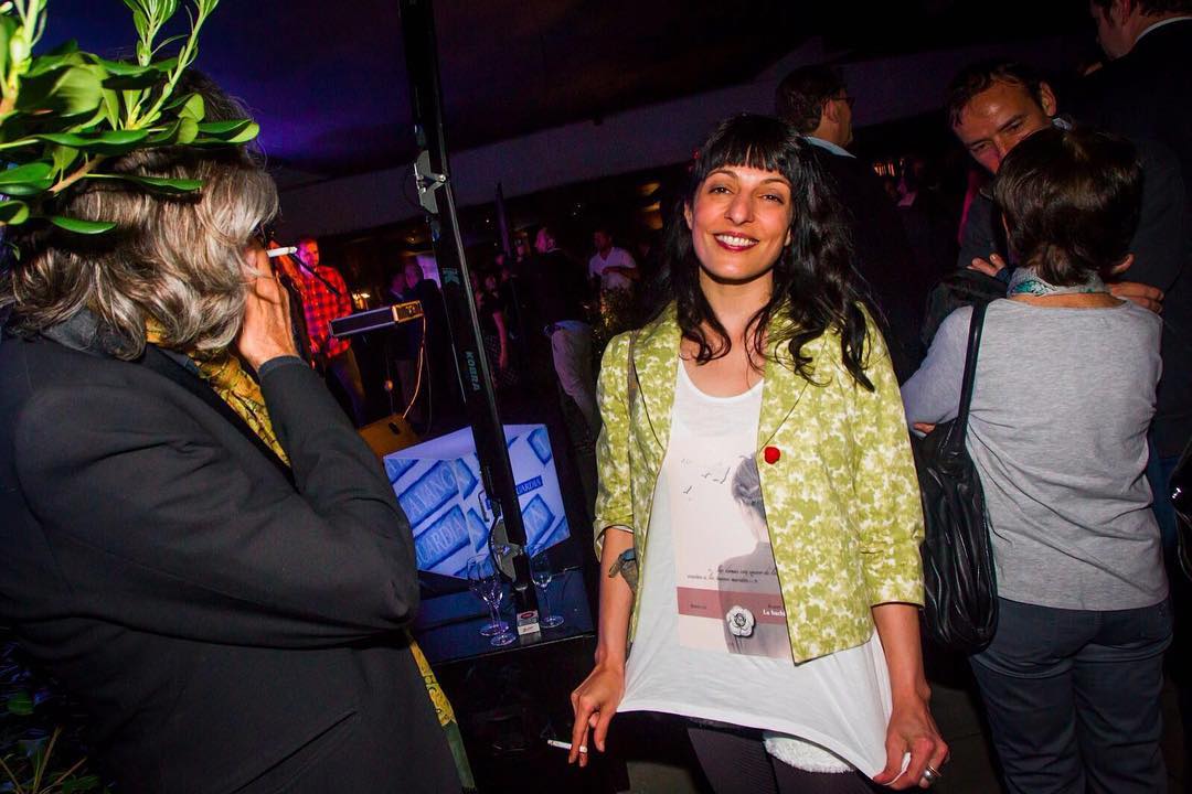 Roser Amills acude a la fiesta del hotel alma de cierre de sant jordi