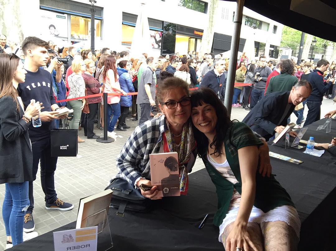 Roser Amills con Amira Bugarsky