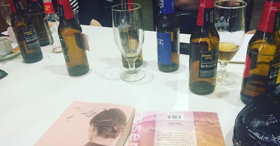 Una reunión deliciosa, y que se alarga :)) - Roser Amills, escritora mallorquina