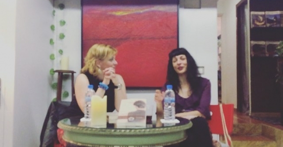 Angelique Pfitzner presenta La bachillera, la novela de Roser Amills