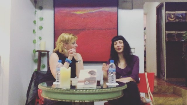 Angelique Pfitzner presenta La bachillera, la novela de Roser Amills