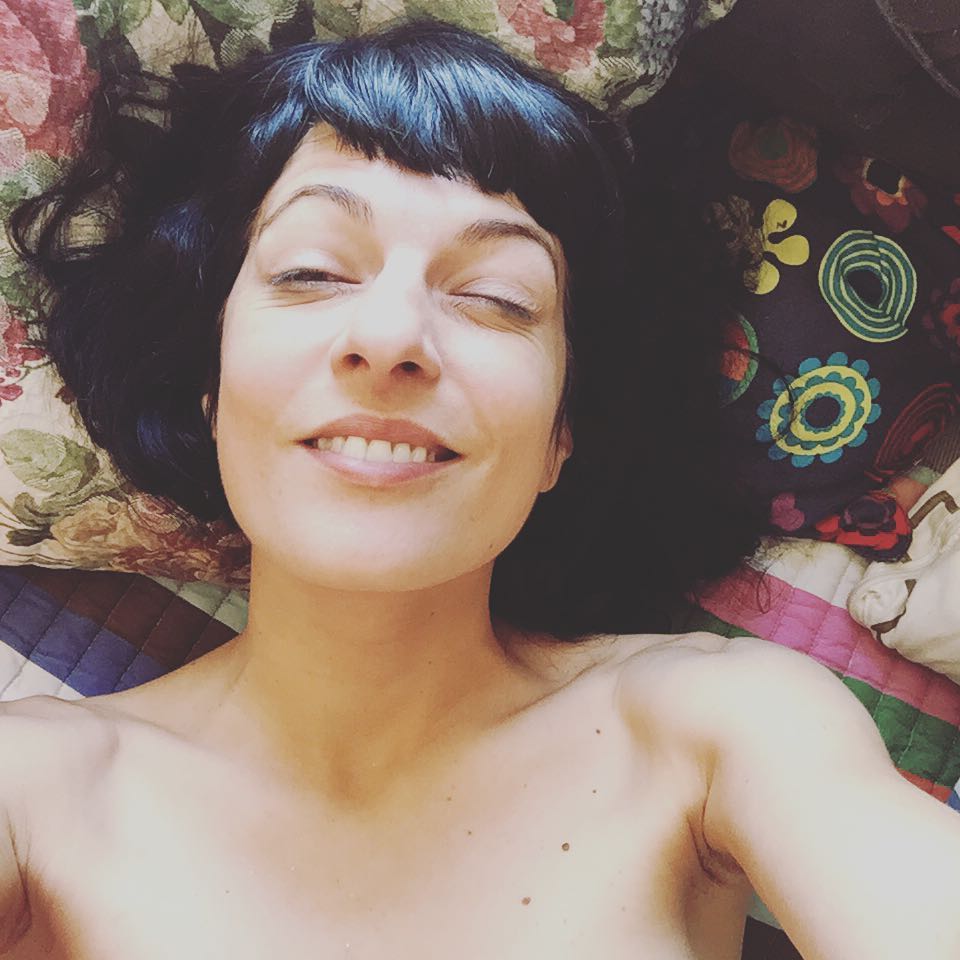 "La mejor manera de alegrarte es intentar alegrar a alguien"
Mark Twain (Feliz primer día de verano!)